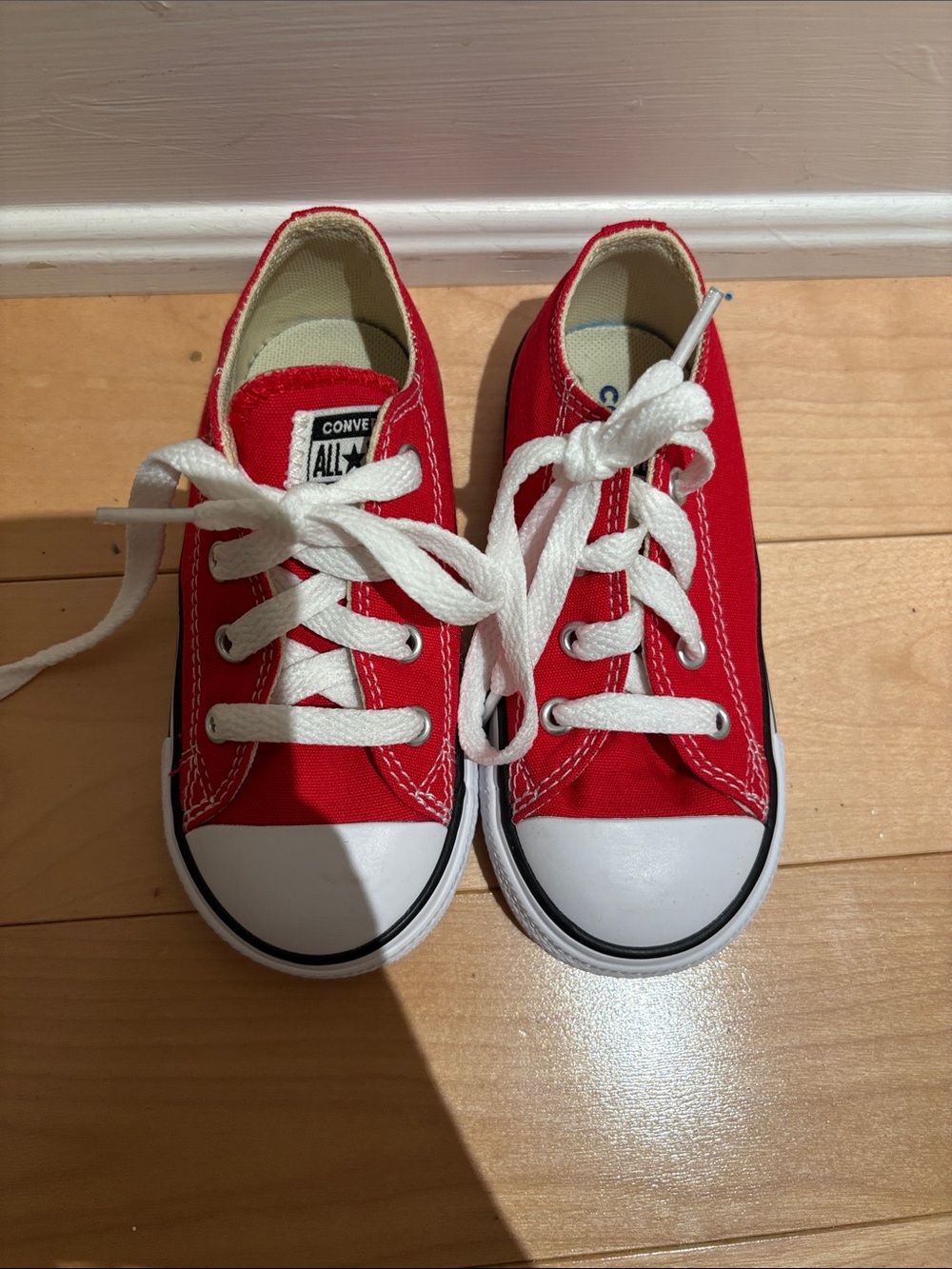 Unworn size 7 Converse Kids' Red Low-Top Canvas Sneakers